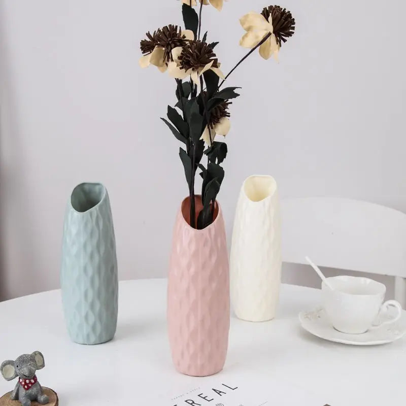 Vaso Decorativo em Plástico com Imitação de Cerâmica – Beleza, Versatilidade e Estilo!